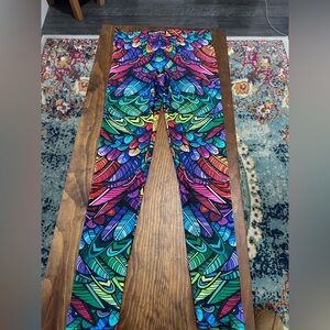 Vibrant Feather Pattern Women's Leggings